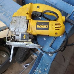 Dewalt Saber Saw .hardly Used 