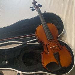 4/4 Violin (200$ OBO)