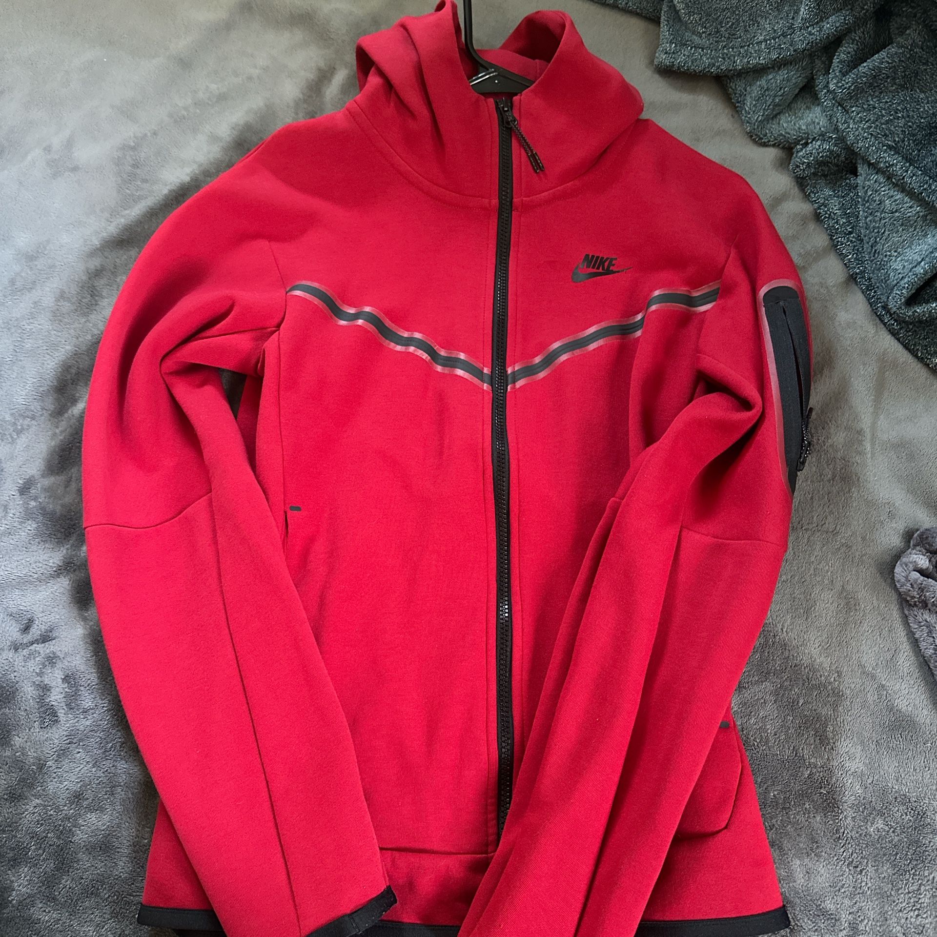 Nike Tech