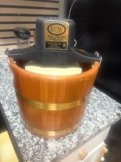 Ice cream maker