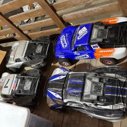 Traxxas RC Cars Slash 4 Of Them 2 4x4 And 2 2wd 1/10 Scale