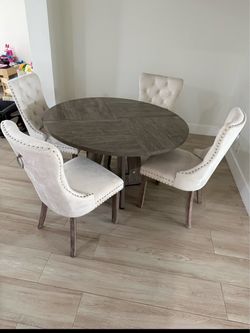 Table seats 4