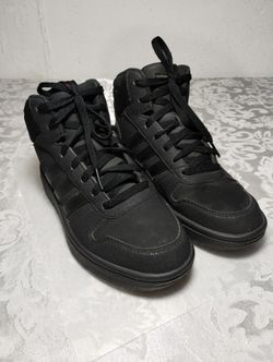 Black Adidas Shoes For Kids SIZE (5) — Used Good Condition 