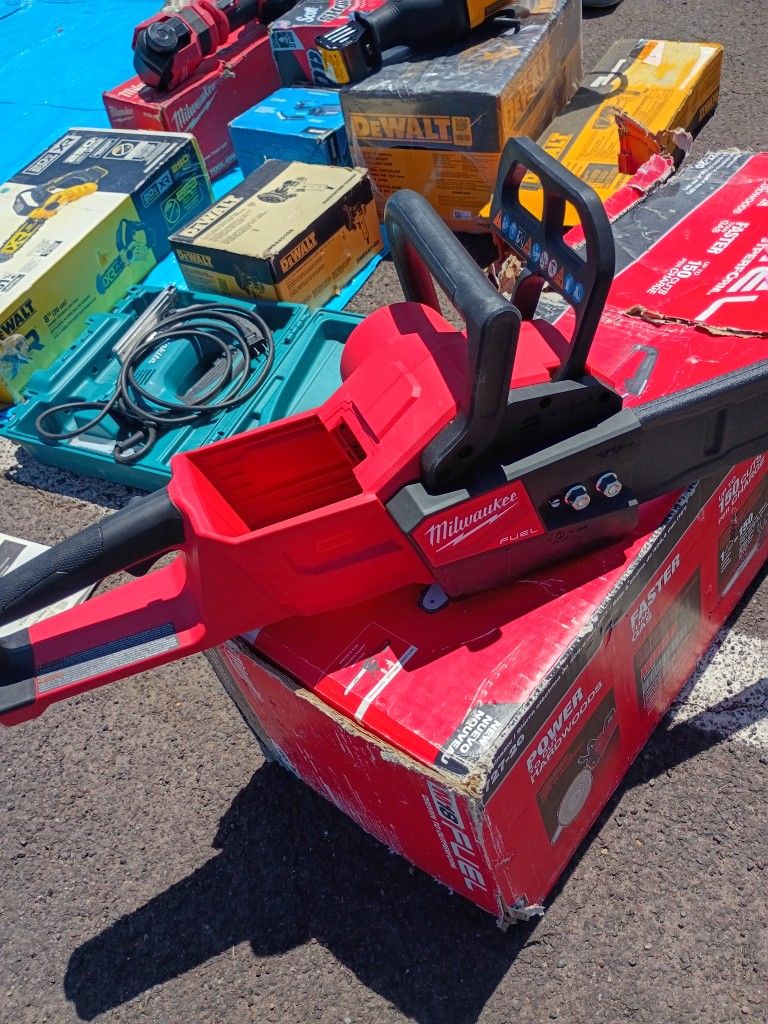Milwaukee Fuel Chain Saw 16" Inch Tool Only