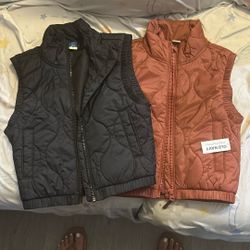 Old Navy Kids Size 6-7 Puffer Vest