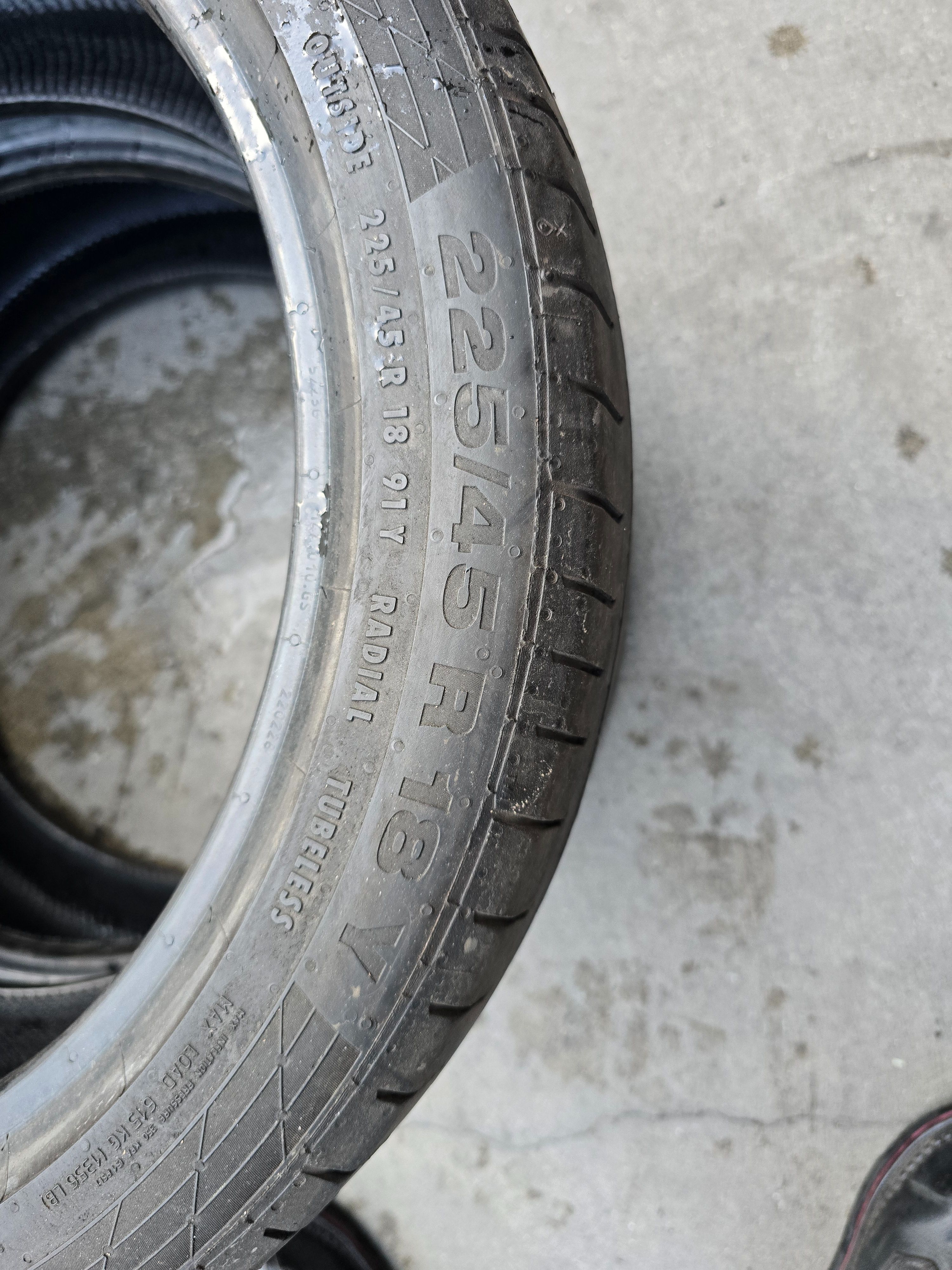 2) 225 45 18 Continental Run Flat Tires