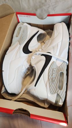 Women's Nike Air Max Excee size 9