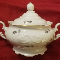 Wawel Black & Gray Roses & Leaves, Scalloped Sugar Bowl & Lid