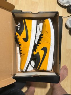 Air Jordan 1 Low Yellow Black Sneakers