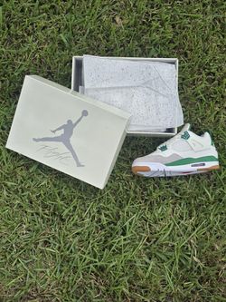 Jordan 4 SB Pine Green