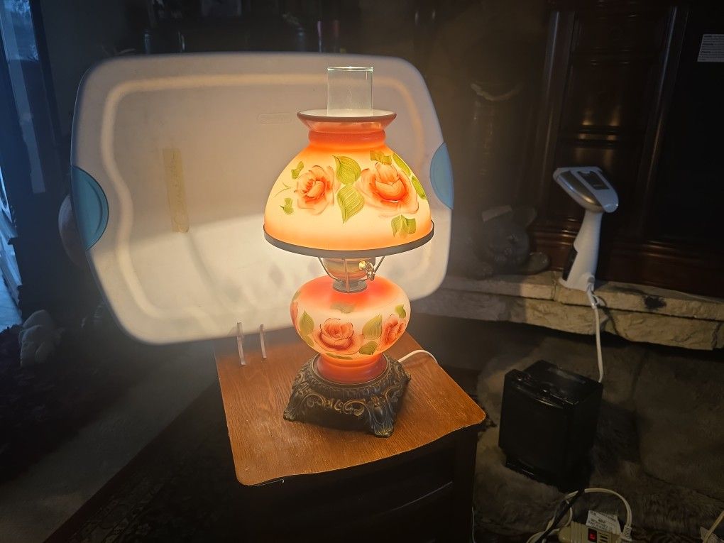 Gone With The Wind Pink Rose Lamp