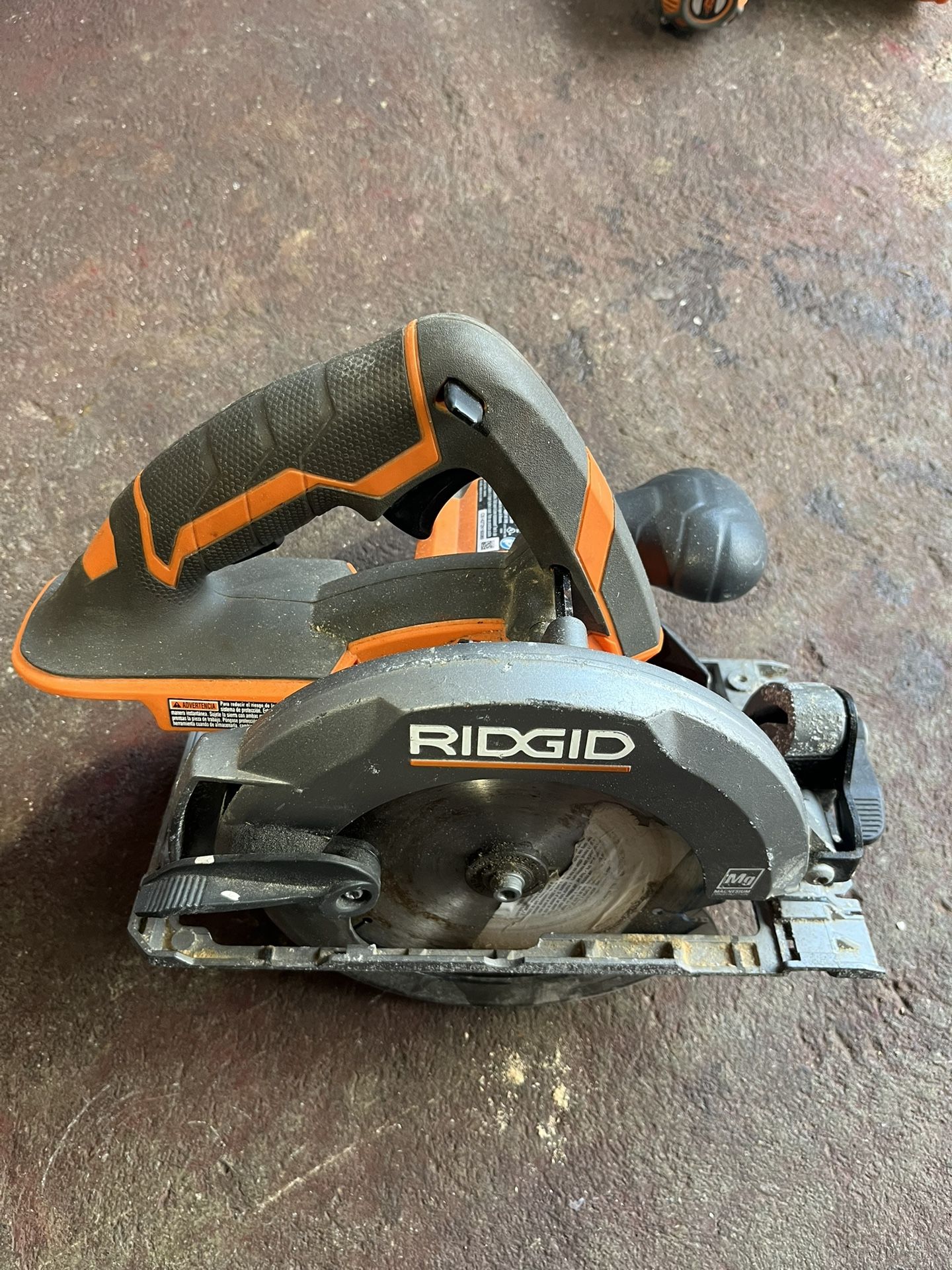 RIDGIDr 18V SubCompact Brushless Cordless 6-1/2 in. Circular Saw (Tool Only) in great working condition