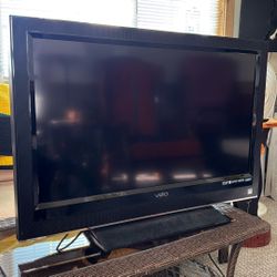 Vizio 32” Color TV W/remote