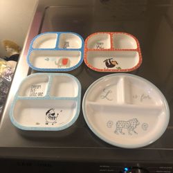 4 Plastic Kids Plates 
