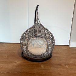 Swinging Woven Cat Bed 