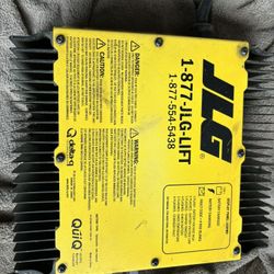 JLG charger Dewalt mower weedeater chainsaw battery charger also works 80 V battery charger Ryobi 18 V and 40 V battery charger we will be 40 V blower