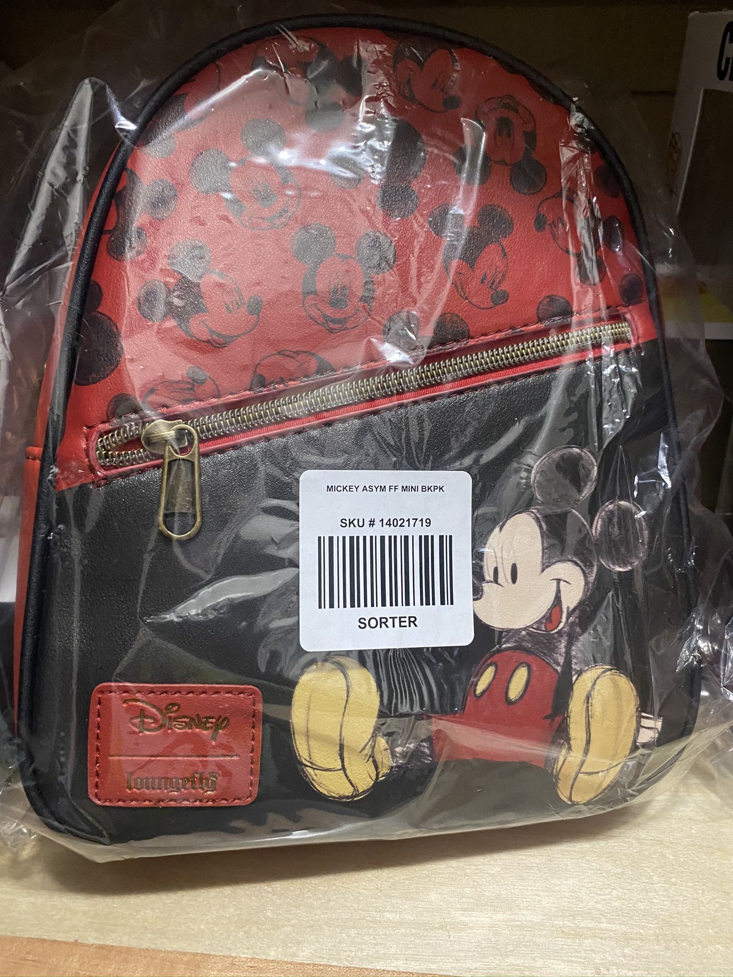 Disney Loungefly Mickey Mouse Black Quilted Gold Icon Mini Backpack for  Sale in Downey, CA - OfferUp