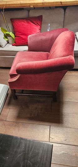 Maroone suede chair