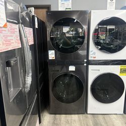 LG - 4.5 Cu. Ft. HE Smart Front Load Washer and 7.4 Cu. Ft. Gas Dryer WashTower with Steam and Built-In Intelligence - Black Steel  🖤😻