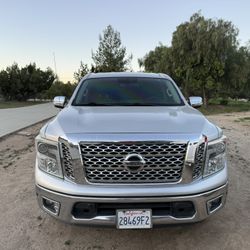 2017 Nissan Titan