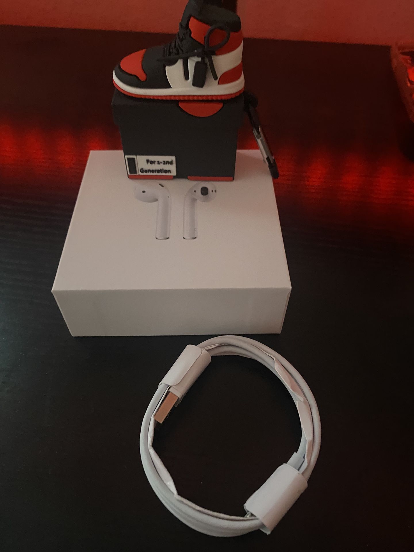 π§π¨ AirPods (2nd Gen) w/ Shoe Box & Case β $90 (Pickup Only)