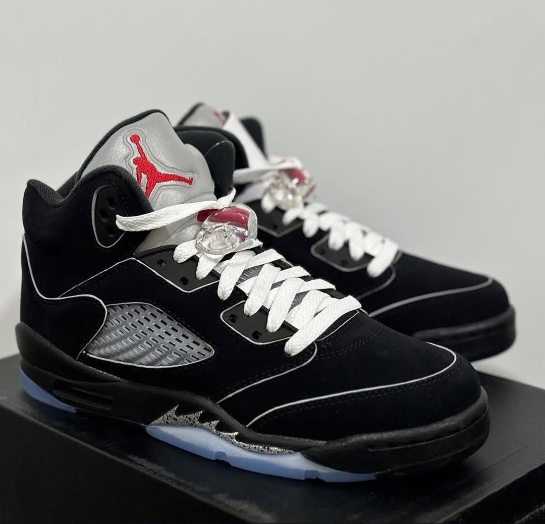 Jordan 5 Metallic Blacks