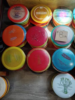 Frisbee golf discs
