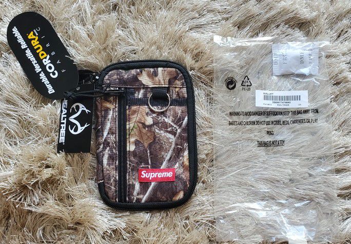 NEW | Supreme Wallet / Small Zip Pouch Real Tree Camo FW19