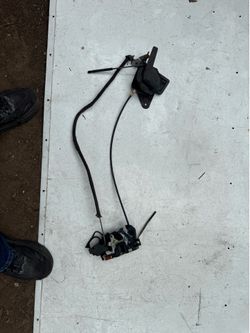 96-2007 ford Taurus door latch