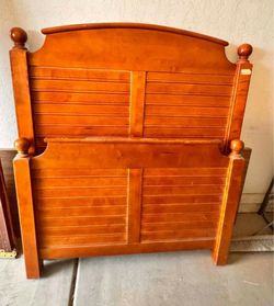 Bedframe With Headboard/footboard