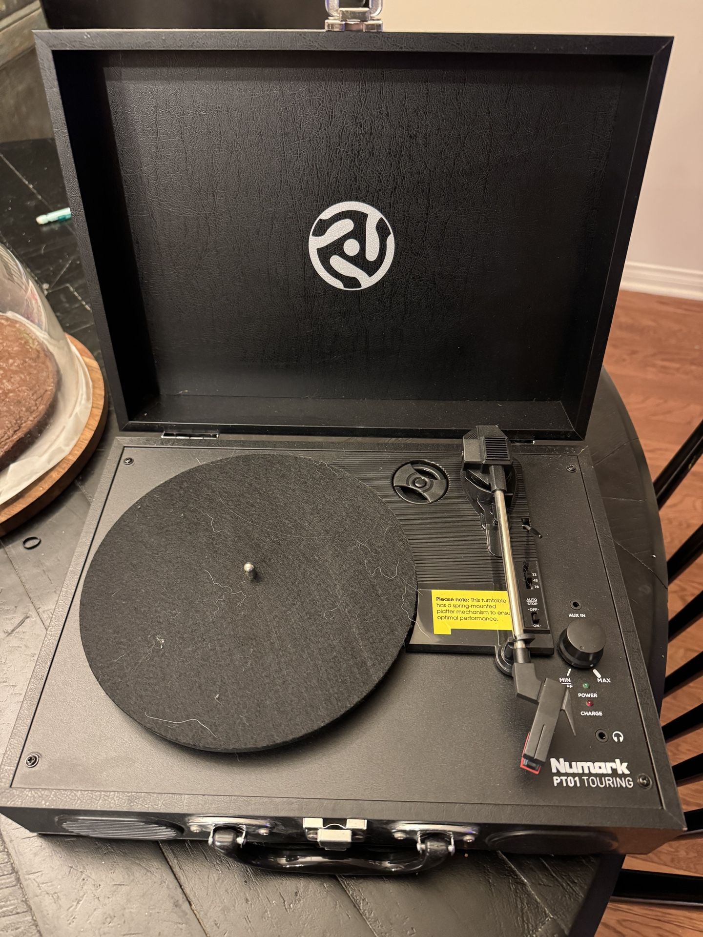 Record Player - Numark PT01 TOURING 