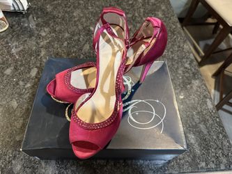 Satin Fuchsia Pumps,Size 10M, The Glass Slipper Collection by Disney 