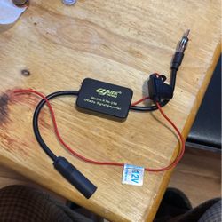 Car radio signal amplifier 