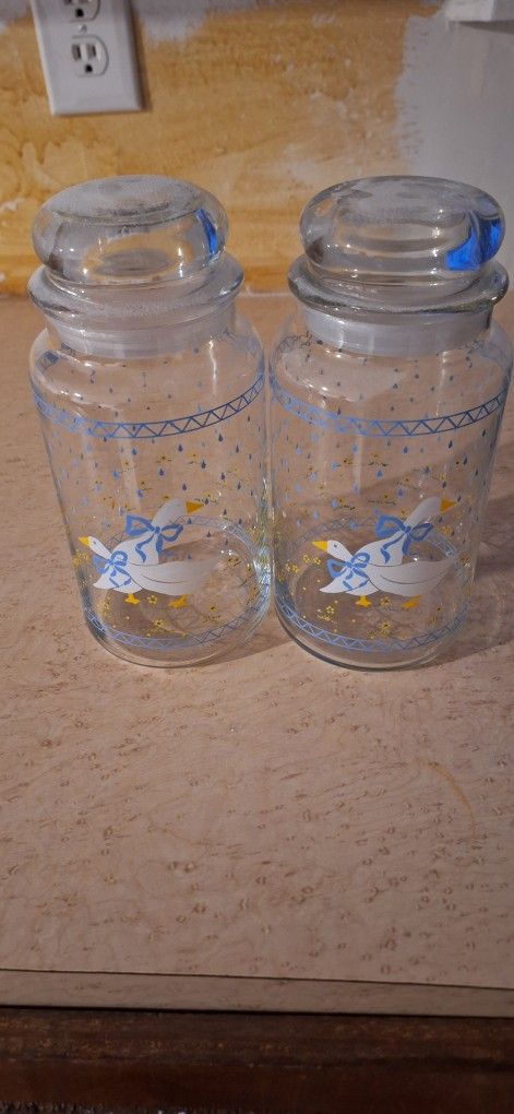 $120 Vintage Country Geese Glasses.(12) ..glass Jars (2).... Curtain(2)...Can Opener Cover...and Dish Towel