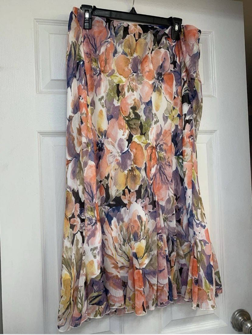 NEW Dressbarn Women’s Size 1X Floral And Flirty Chiffon Maxi Skirt