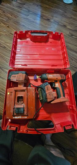 Hilti charger 2 baterie