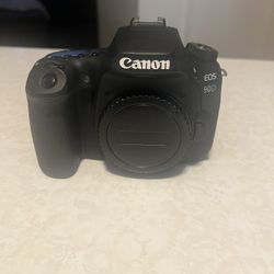 Canon EOS 90d Body and (2) LENS, Flash and extra batteries