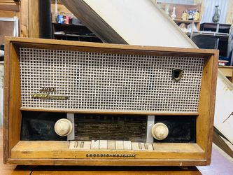 (As-Is)Vintage Grundig Majestic 2065 USA Tube Radio - For Parts / Repair Project