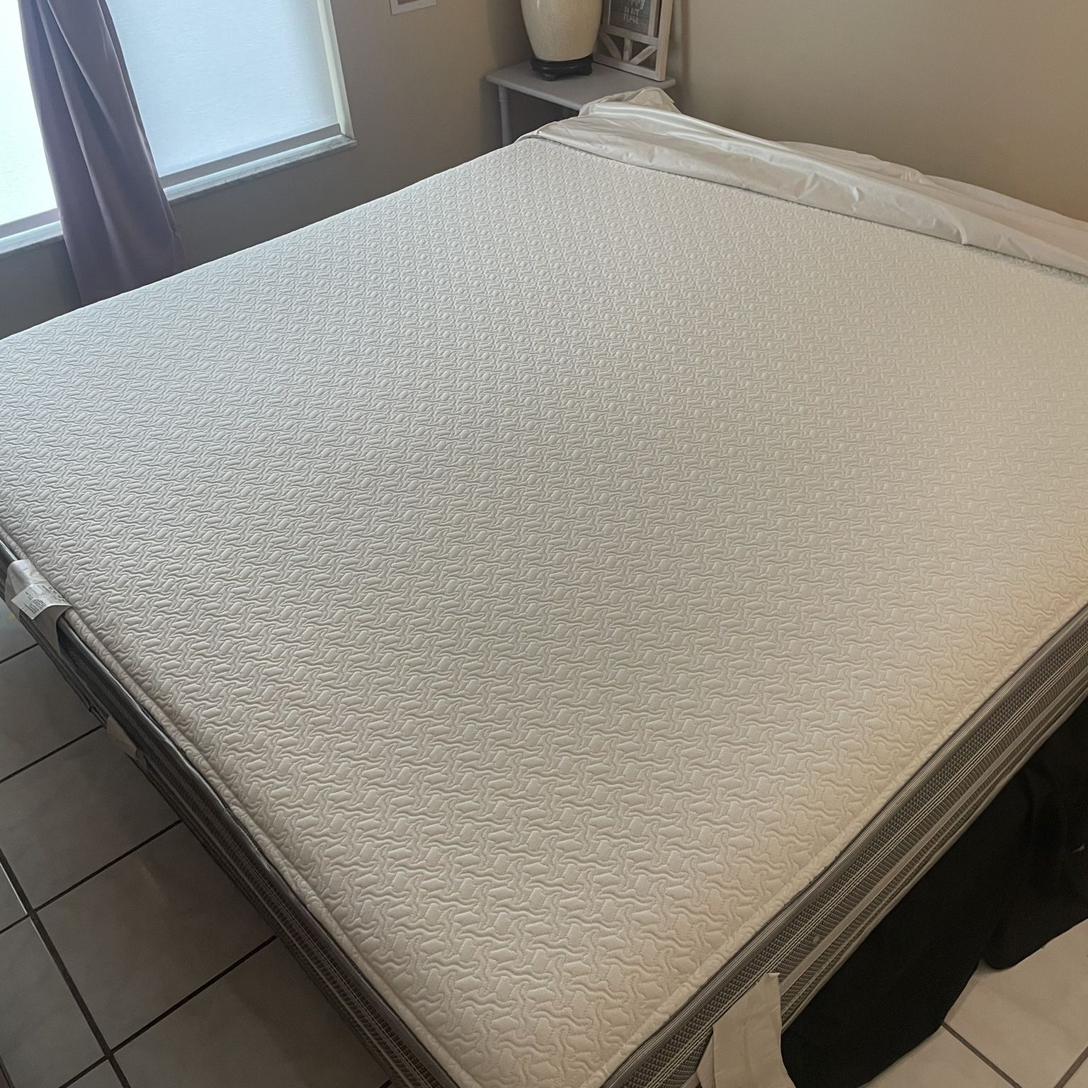 King mattress- Been Encased Since Purchased!