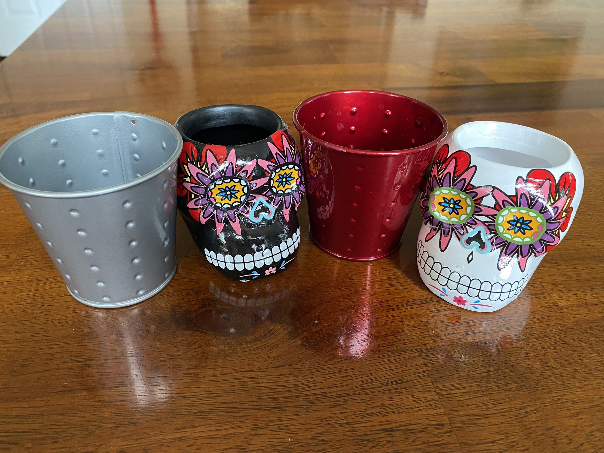 4 succulent cactus Ceramic And Metal Pots -size 2-3”