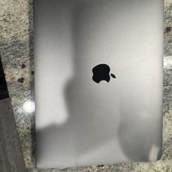 MacBook Pro 13 (2017)