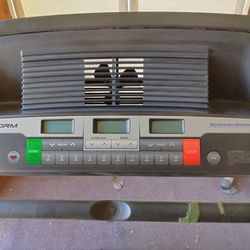 Practically Brand New Treadmill It's Worth More Than A Couple Hundred Dollars But I'm Selling It Just For $50 That's A Good Deal Today Anybody Want It