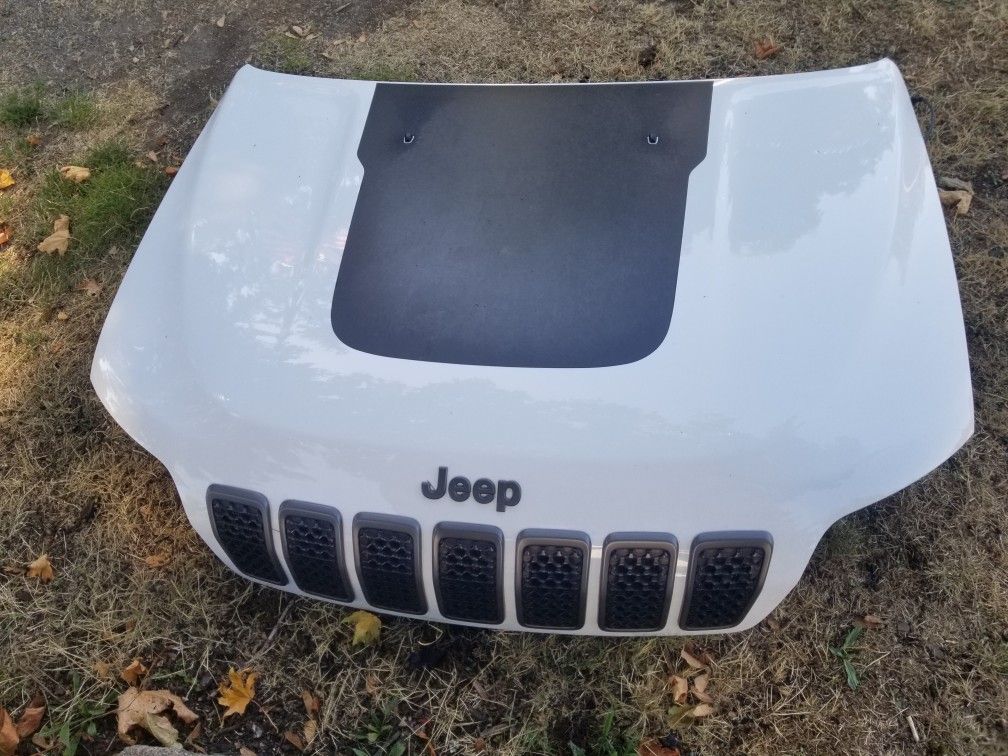 Jeep Cherokee Hood