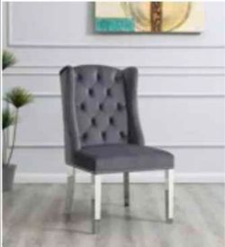 Set of 2 Gray Tufted Chairs