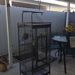 Jaula Negra De Hierro Fuerte Con Doble Bandeja Para Aves En Exelentes Condiciones