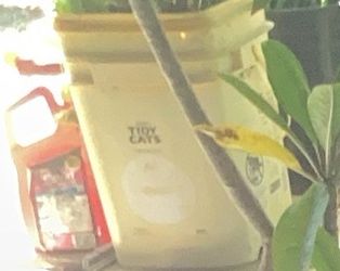 Yellow Tidy Cats Litter Bucket