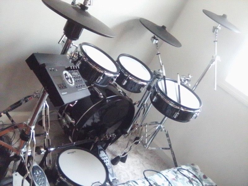 ROLAND VAD307 V-DRUMS Acoustic Design With Pearl Double Bass!