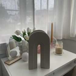 Ceramic vase/centerpiece 