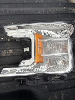 2020 Ford F150 Driver Side Headlight