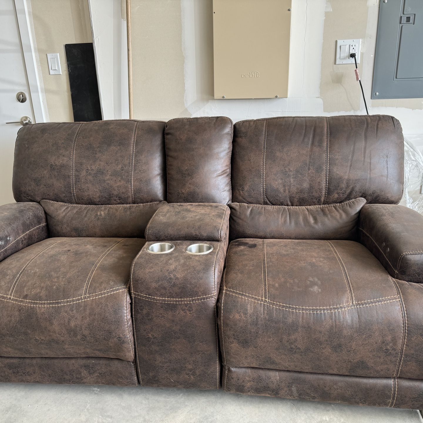 Reclining Couch 